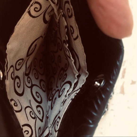 The chick black skull crossbody bag - Picture 4 of 6